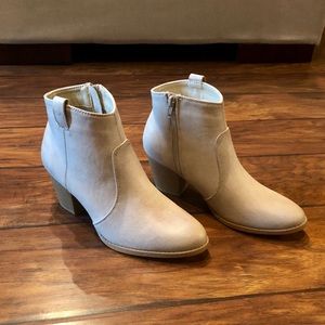 Size 7 Beige Booties